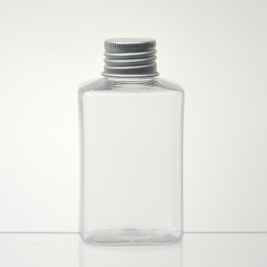 Bottiglie quadrate di plastica trasparenti